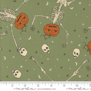 Home Sweet Haunt Moss 20913 15 Moda